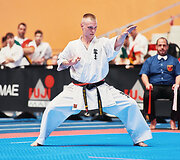 Kioku&scaron;in karatė Europos čempionato kata rungtis. Matas Sasnauskas