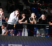 Rūta Meilutytė ir kiti Lietuvos plaukikai palaikė bendražygius.