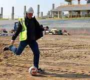 Nacionalinio stadiono statybas apžiūrėjo Vilniaus &bdquo;Žalgirio&ldquo; klubo vadovai, tarp jų ir Mindaugas Kasperūnas.