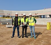 Nacionalinio stadiono statybas apžiūrėjo Vilniaus &bdquo;Žalgirio&ldquo; klubo vadovai. Andrius Tapinas, Mindaugas Kasperūnas, &bdquo;Naresta&ldquo; vadovas Tadas Grincevičius.