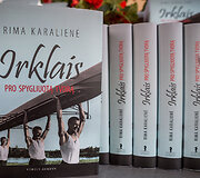 Rima Karalienė pristatė knygą &bdquo;Irklais pro spygliuotą tvorą&ldquo;