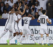 Pasaulio klubų taurės turnyro pusfinalyje Madrido &bdquo;Real&ldquo; futbolininkai 2:1 palaužė &bdquo;Al Jazira&ldquo; klubą..