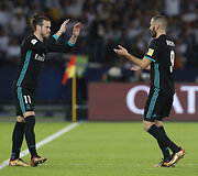 Pasaulio klubų taurės turnyro pusfinalyje Madrido &bdquo;Real&ldquo; futbolininkai 2:1 palaužė &bdquo;Al Jazira&ldquo; klubą..
