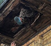 Avarinės būklės balkonai: įlūžus grindims įstrigo vilnietė