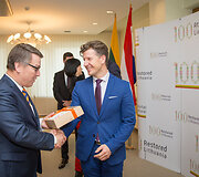 Nyderlandų Karalystės ambasada įteikė &bdquo;&Scaron;imtmečio dovaną&ldquo; Lietuvos miestams