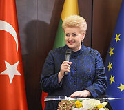 Prezidentė D.Grybauskaitė atidarė Lietuvos garbės konsulatą Stambule