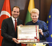 Prezidentė D.Grybauskaitė atidarė Lietuvos garbės konsulatą Stambule