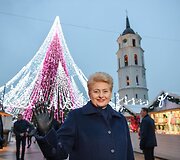 2017 12 06. Lietuvos Respublikos Prezidentė Dalia Grybauskaitė prie Vilniaus Kalėdų eglės