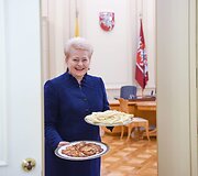 2017 02 28. Lietuvos Respublikos Prezidentė Dalia Grybauskaitė &scaron;venčia užgavėnes