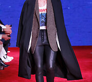 &bdquo;Calvin Klein&ldquo; 2019 m. pavasario ir vasaros kolekcijos modelis