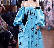 &bdquo;Erdem&ldquo; 2019 m. pavasario ir vasaros kolekcijos modelis