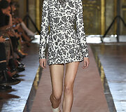 &bdquo;Giambattista Valli X H&M&ldquo; kolekcijos modelis