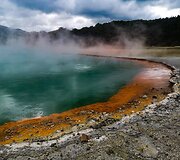 Waiotapu kar&scaron;tosios geoterminės versmės