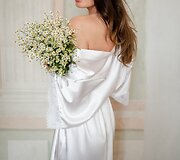 Agnės Deveikytės &scaron;ilkinių chalatų kolekcijos modelis