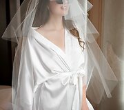 Agnės Deveikytės &scaron;ilkinių chalatų kolekcijos modelis