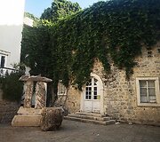 Poetų skvere vyksta poezijos skaitymai