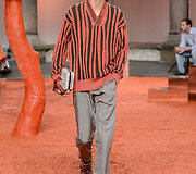 &bdquo;Ermenegildo Zegna&ldquo; 2018 m. pavasario-vasaros kolekcijos modelis 