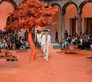 &bdquo;Ermenegildo Zegna&ldquo; 2018 m. pavasario-vasaros kolekcijos modelis 