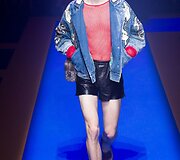 &bdquo;Gucci&ldquo; 2018 m. pavasario ir vasaros kolekcijos modelis