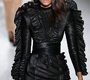 &bdquo;Balmain&ldquo; 2018&ndash;2019 m. rudens ir žiemos kolekcijos modelis