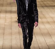 &bdquo;Saint Laurent&ldquo; 2018&ndash;2019 m. rudens ir žiemos kolekcijos modelis
