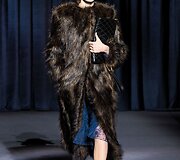 &bdquo;Givenchy&ldquo; 2018&ndash;2019 m. rudens ir žiemos kolekcijos modelis