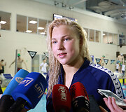 Pirmi medaliai &ndash; ki&scaron;enėje: gimtajame Kaune R.Meilutytė per 5 minutes nuskynė du aukso apdovanojimus