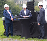 &bdquo;Magnum&ldquo; verslo centro statybų pradžia
