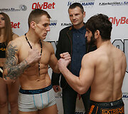 &bdquo;King of the Cage&ldquo; sportininku svėrimas