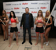 &bdquo;King of the Cage&ldquo; sportininku svėrimas