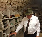 Wolfgangas von Stettenas vyno rūsyje