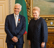 Dalia Grybauskaitė užsienio svečius apdovanojo valstybiniais apdovanojimais
