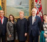 Dalia Grybauskaitė užsienio svečius apdovanojo valstybiniais apdovanojimais
