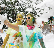 Spalvingasis &bdquo;The Color Run&ldquo; bėgimas