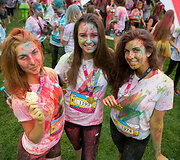 Spalvingasis &bdquo;The Color Run&ldquo; bėgimas
