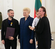 Kazimieras Dauskurtas su &scaron;eima ir Dalia Grybauskaitė