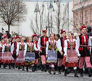 Lenkijos valstybės atkūrimo 100-mečio proga 100 porų &scaron;okis