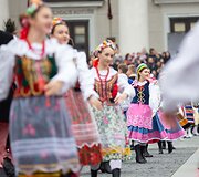 Lenkijos valstybės atkūrimo 100-mečio proga 100 porų &scaron;okis
