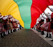 Lenkijos valstybės atkūrimo 100-mečio proga 100 porų &scaron;okis