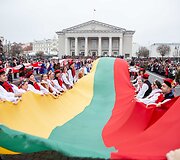 Lenkijos valstybės atkūrimo 100-mečio proga 100 porų &scaron;okis