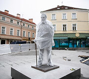 Atidengimo laukiantis paminklas Jonui Basanavičiui 