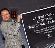 Vilniaus Vytauto Didžiojo gimnazijos mokytojai aplankė &Scaron;vietimo ministerijoje streikuojančius mokytojus