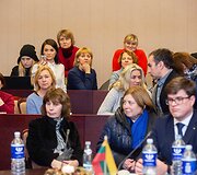 Vilniaus Vytauto Didžiojo gimnazijos mokytojai aplankė &Scaron;vietimo ministerijoje streikuojančius mokytojus