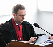 Sukčiavimu įtariamo Mariaus Valiūno teisiamasis posėdis