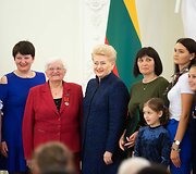 Daugiavaikių mamų apdovanojimo ceremonija Prezidentūroje