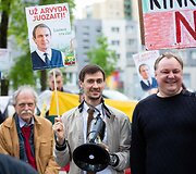 Judėjimo &bdquo;Lietuva yra čia&ldquo; akcija prie&scaron; paskutiniuosius kandidatų debatus