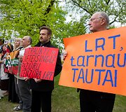 Judėjimo &bdquo;Lietuva yra čia&ldquo; akcija prie&scaron; paskutiniuosius kandidatų debatus