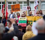 Judėjimo &bdquo;Lietuva yra čia&ldquo; akcija prie&scaron; paskutiniuosius kandidatų debatus