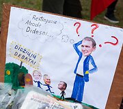 Judėjimo &bdquo;Lietuva yra čia&ldquo; akcija prie&scaron; paskutiniuosius kandidatų debatus