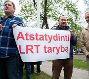Judėjimo &bdquo;Lietuva yra čia&ldquo; akcija prie&scaron; paskutiniuosius kandidatų debatus